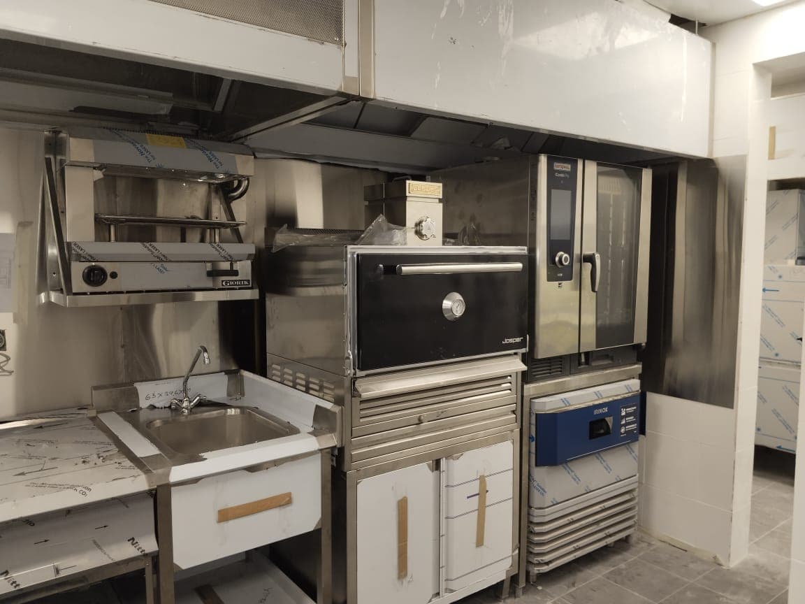 Premium Commercial Kitchen — kitchen · FMR Technical Services