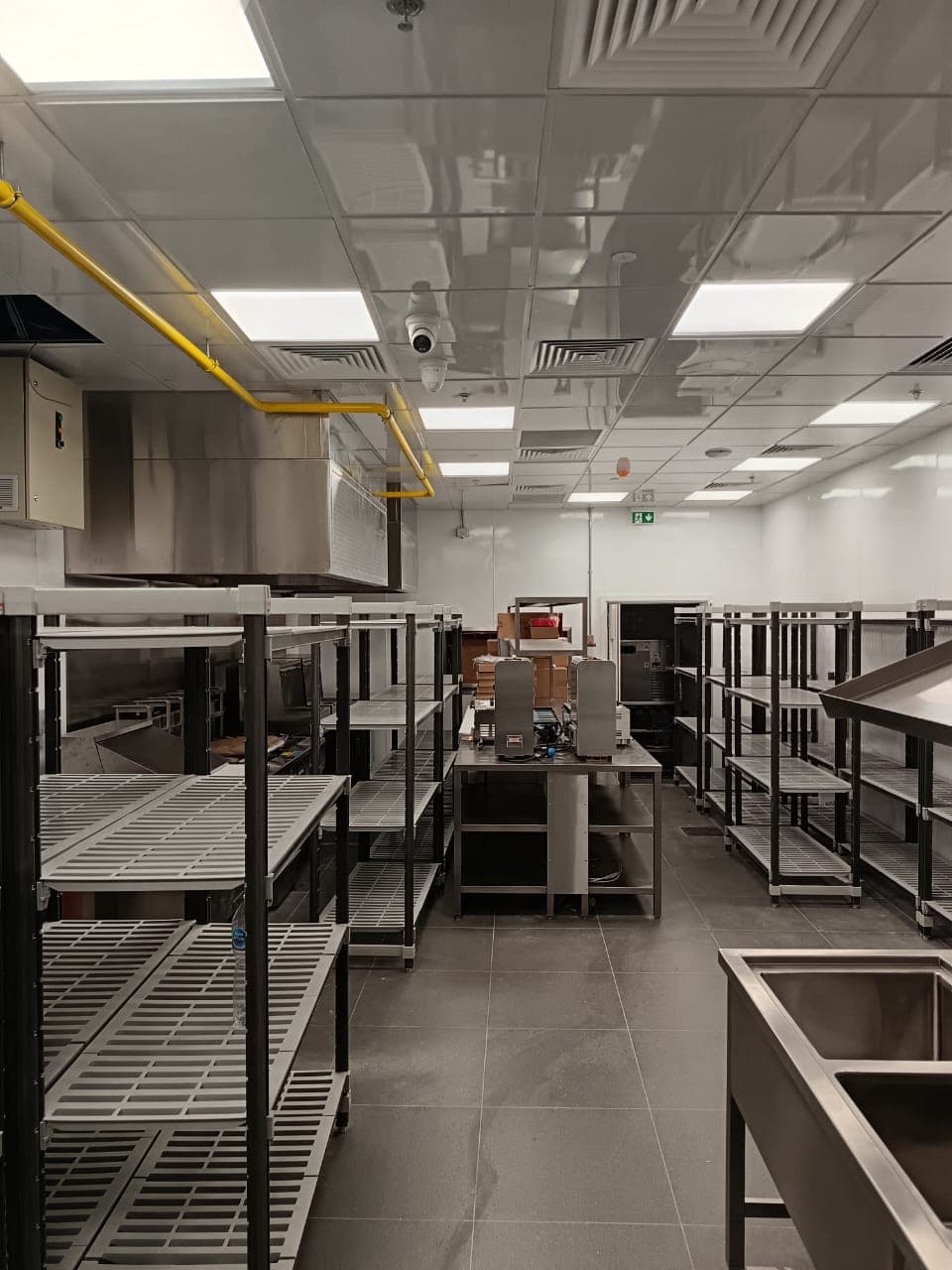 Dave's Hot Chicken — Yas Mall — kitchen · FMR Technical Services